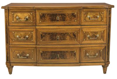 A chest of drawers, - Mobili