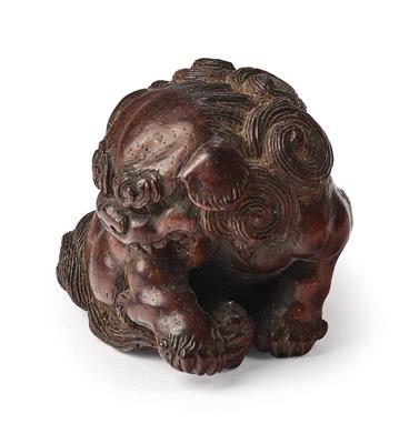 Netsuke eines shishi, Japan, um 1800, signiert Miwa - Asiatika, Antiquitäten und Möbel