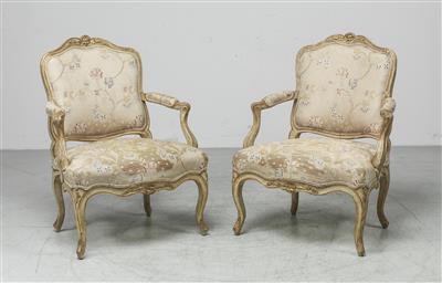 A pair of armchairs, - Nábytek