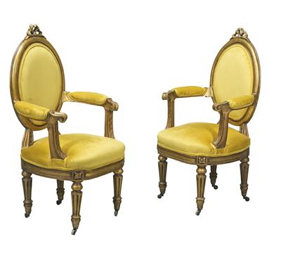 A pair of small armchairs, - Nábytek