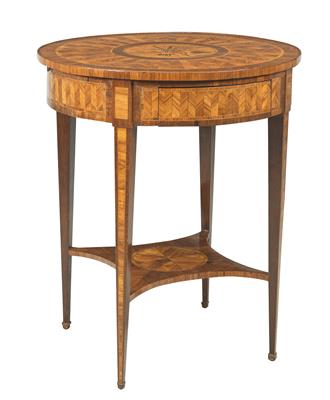 A round salon table, - Mobili