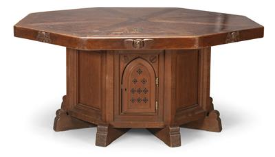 An unusually large central table, - Nábytek