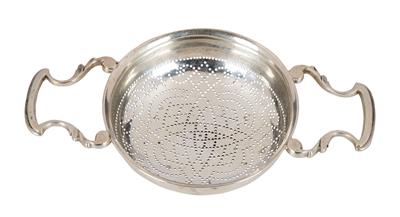 A Tea Strainer from England, - L’Art de Vivre