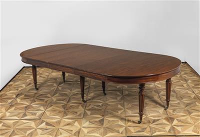 A Large Extension Table from England, - L’Art de Vivre