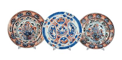 An Imari Plate, 1 Pair of Imari Plates, - L’Art de Vivre