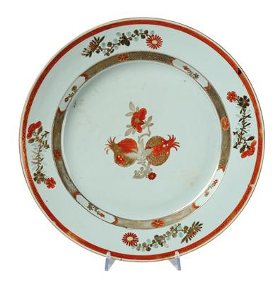 A Plate, China, 18th Century, - L’Art de Vivre