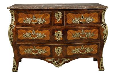 A French Chest of Drawers - Starožitnosti