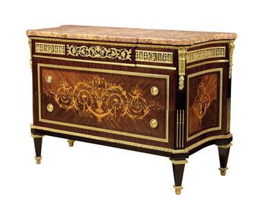 A French Chest of Drawers, - Starožitnosti