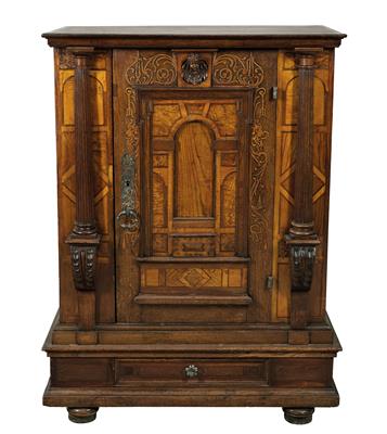 A Half-Height Small Cabinet, - Starožitnosti