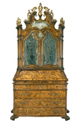 An Italian Cabinet on Chest, - Starožitnosti