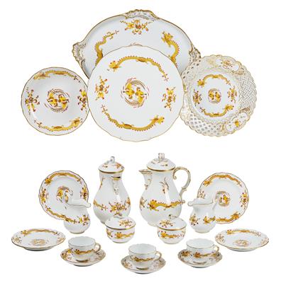A Coffee Service with “Yellow Dragon” Décor, Meissen, - Furniture; Works of Art; Glas and Porcelain