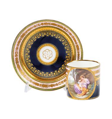 A Cup with Venus and Cupid and Saucer with Exquisite Design Painting, Vienna, - Mobili e Antiquariato