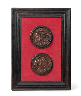 Zwei Relief Medaillons, - Möbel; Antiquitäten und Metallarbeiten; Glas und Porzellan