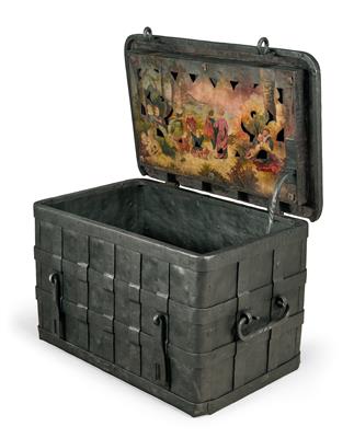 A Baroque Iron Box, - Starožitnosti a nábytek