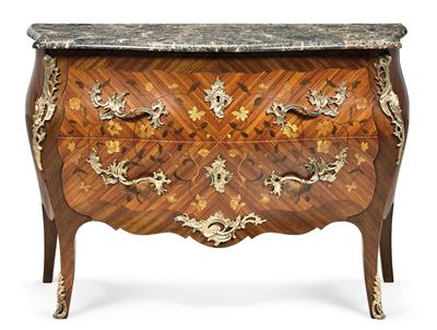 A Chest of Drawers in Louis XV Style, - Starožitnosti a nábytek