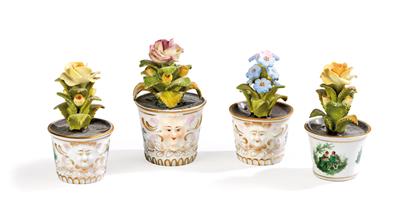 Four Miniature Pot Plants, Sächsische Porzellanfabrik Carl Thieme zu Potschappel, Early 20th Century, (from a Viennese Collection) - Anitiquariato e mobili