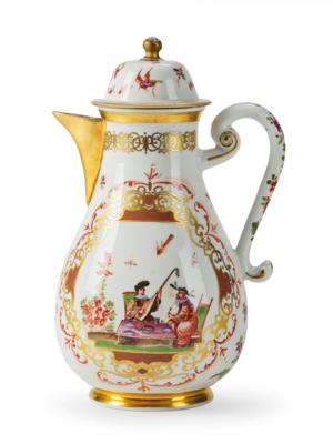 A Coffee Pot with Chinoiserie Decor in the Manner of J. G. Höroldt, - Nábytek, starožitnosti, sklo a porcelán