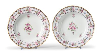 A Pair of Soup Plates with “Chintz Pattern”, Imperial Manufactory, Vienna 1785, - Nábytek, starožitnosti, sklo a porcelán
