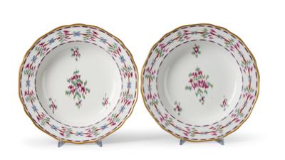 Paar Suppenteller mit "Chintz-Muster", Wien, Kaiserliche Manufaktur, 1785, - Möbel; Antiquitäten & Metallarbeiten; Glas & Porzellan