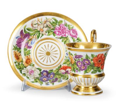A Cup with Saucer and Floral Friezes, Schlaggenwald, Bohemia c. 1817–1830, - Nábytek, starožitnosti, sklo a porcelán