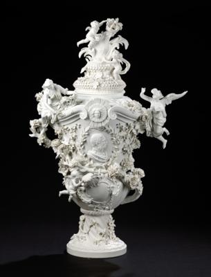 A Magnificent Lidded Vase with the Portrait of “King Albert of Saxony” Dresden 1828–1902 Sibyllenort Castle, Meissen 1885–1910, - Nábytek; starožitnosti; sklo a porcelán