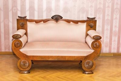 A Biedermeier Settee, - Štýrska Sbírka I