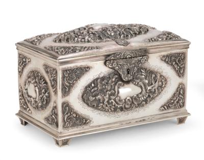 Comital House of Nádasdy - Covered Box from Vienna, - Una Collezione Viennese