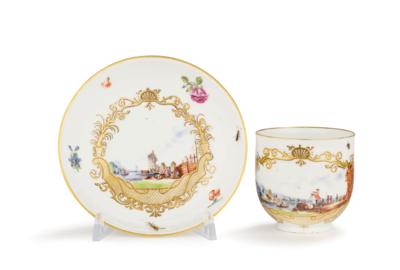 A Cup and Saucer Decorated with Merchant Scenes, Meissen 1745/50, - Mobili e antiquariato, vetri e porcellane