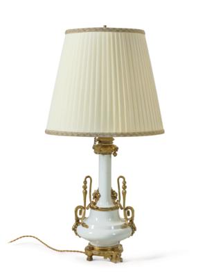 A Large Table Lamp, - Mobili e anitiquariato, vetri e porcellane