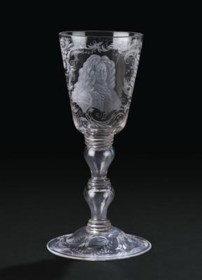 A Large Goblet with a Portrait of George I, King of Great Britain, and the Coat of Arms of the House of Hanover, Germany c. 1720 - Furniture, Works of Art, Glass & Porcelain