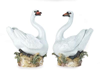 A Large Pair of Swans, Meissen, Second Half of the 19th Century - Nábytek, starožitnosti, sklo a porcelán