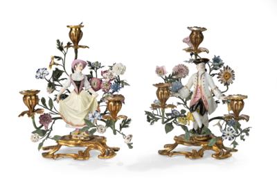A Pair of Candlesticks with Dancers, Meissen/ France Mid-18th Century - Nábytek, starožitnosti, sklo a porcelán