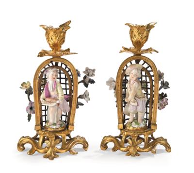 A Pair of Candlesticks with Children, Meissen, Second Half of the 18th Century - Furniture, Works of Art, Glass & Porcelain