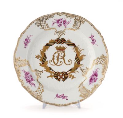A Plate from the Service for Count Pyotr Alexandrovich Rumyantsev, Meissen, c. 1774 - Furniture, Works of Art, Glass & Porcelain