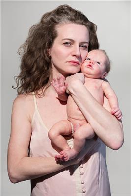 Bernadette Anzengruber, Motherhood. Eternal Love 2. High Lustre Nude Series #3 - Charity-Online-Auktion