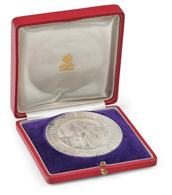 House of Habsburg - medal of the Eucharistic Congress in Vienna (1912), - Rekvizity z císařského dvora