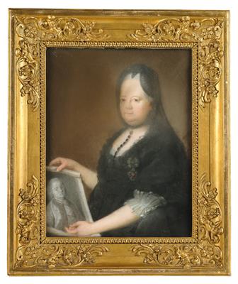 Empress Maria Theresa with the portrait of her late husband, Emperor Francis I Stephan, - Casa Imperiale e oggetti d'epoca