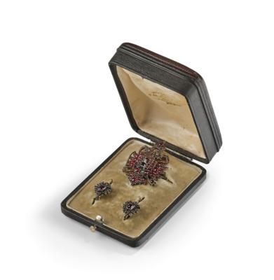Garnet  jewellery set in the shape of imperial double eagle, - Casa Imperiale e oggetti d'epoca