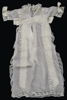 House of Habsburg - archducal christening robe, - Casa Imperiale e oggetti d'epoca