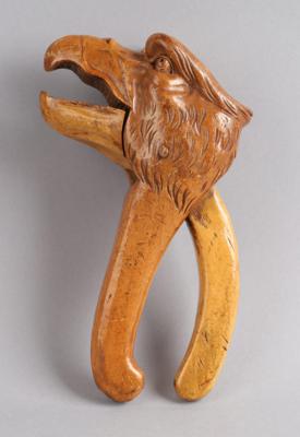 Nussknacker in Form eines Adlerkopfes, - Antiquariato