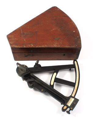 A mid 19th century English Octant - Historické vědecké přístroje a globusy