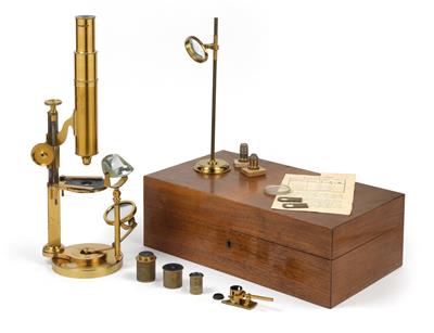 Großes Mikroskop von Simon Plössl (1794-1868) - Historische wissenschaftliche Instrumente, Modelle und Globen, Fotoapparate