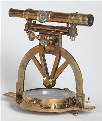 Theodolit von Davis  &  Son - Historische wissenschaftliche Instrumente und Globen - Klassische Fotoapparate und Zubehör
