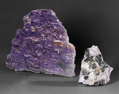 Two charoite stones with Tinaksite and Aegirine - Strumenti scientifici e globi d'epoca - Macchine fotografiche