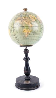 A 19th century miniature terrestrial Globe - Historické vědecké přístroje, globusy a fotoaparáty