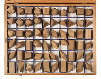 60 Kristallmodelle aus Holz - Historisch wissenschaftliche Instrumente und Globen;