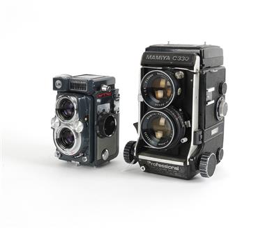 Mamiya C33 und Yashica 44 LM - Historisch wissenschaftliche Instrumente und Globen;