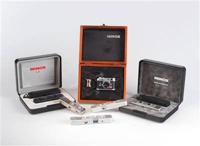 MINOX Sammlung (6 pieces): - Historické vědecké přístroje, globusy a fotoaparáty
