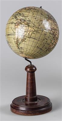 A German terrestrial Globe - Starožitnosti; Historické vědecké přístroje a globusy; Historické fotoaparáty a příslušenství