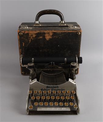 Standard Folding Typewriter - Watches, technology and curiosities